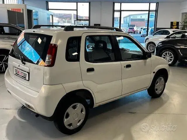 Suzuki Ignis 2000 photo 4