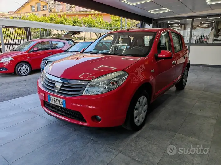 Dacia Sandero 2010 photo 3