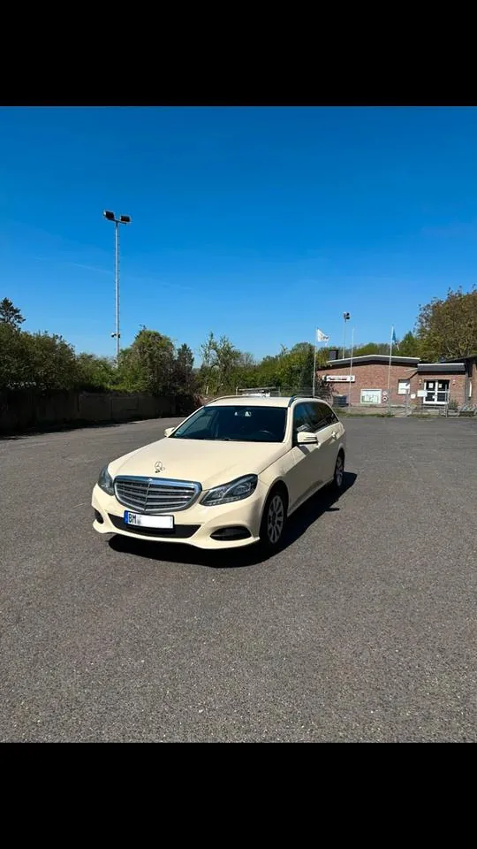 Mercedes-Benz E200