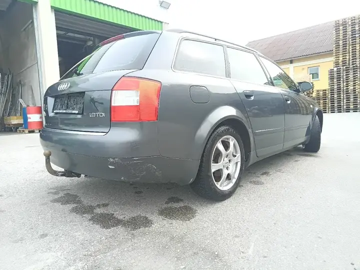 Audi A4 2004 photo 3