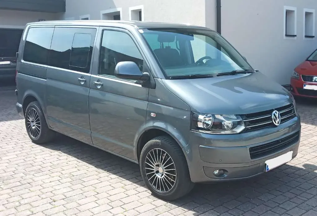 Volkswagen Caravelle 2011 photo 3