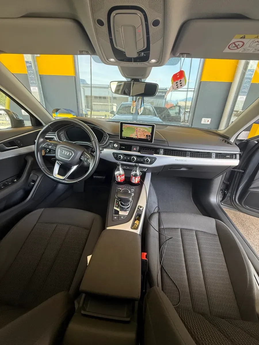 Audi A4 2017 photo 2