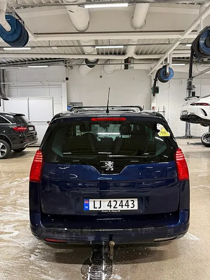 Peugeot 5008 2011 photo 4