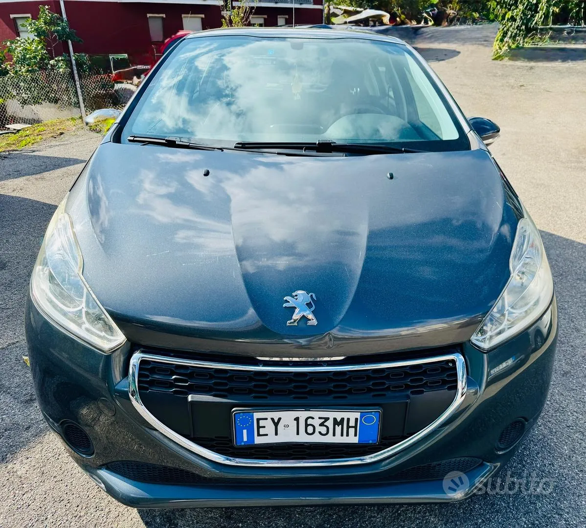 Peugeot 208 2015 photo 3