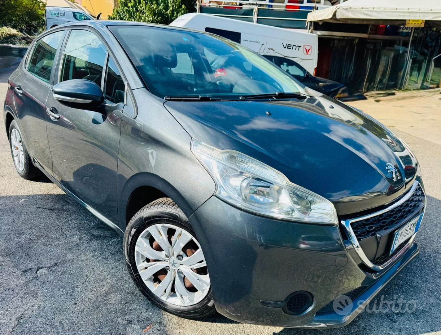 Peugeot 208 2015 photo 2