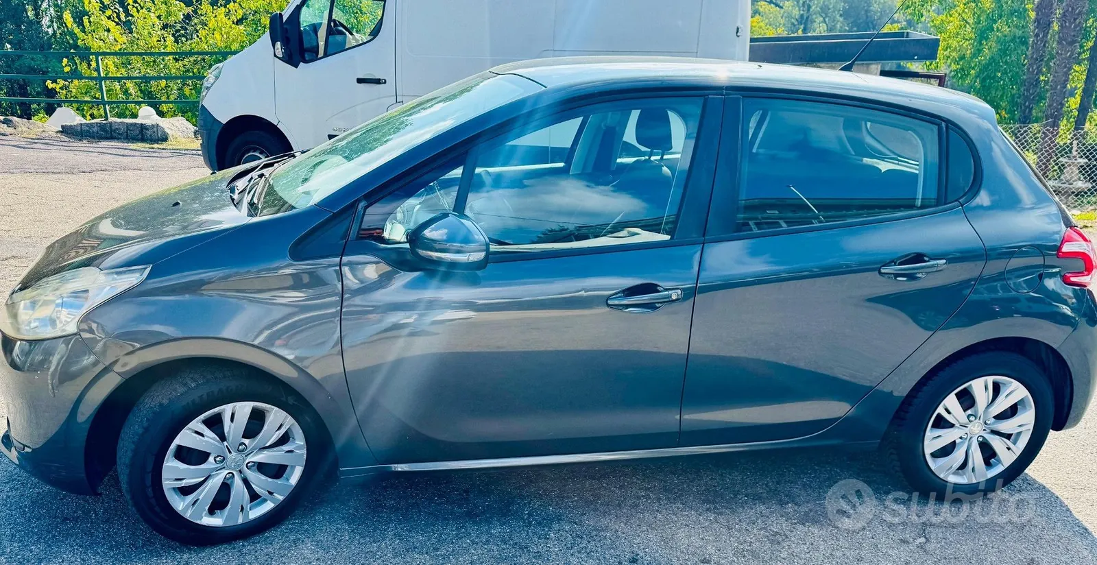 Peugeot 208 2015 photo 5