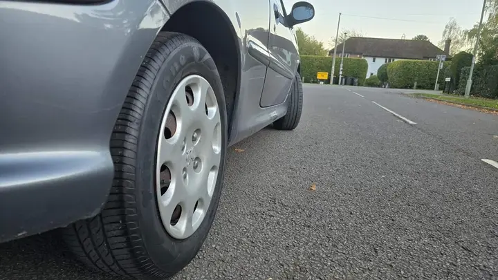 Peugeot 206 2009 photo 3