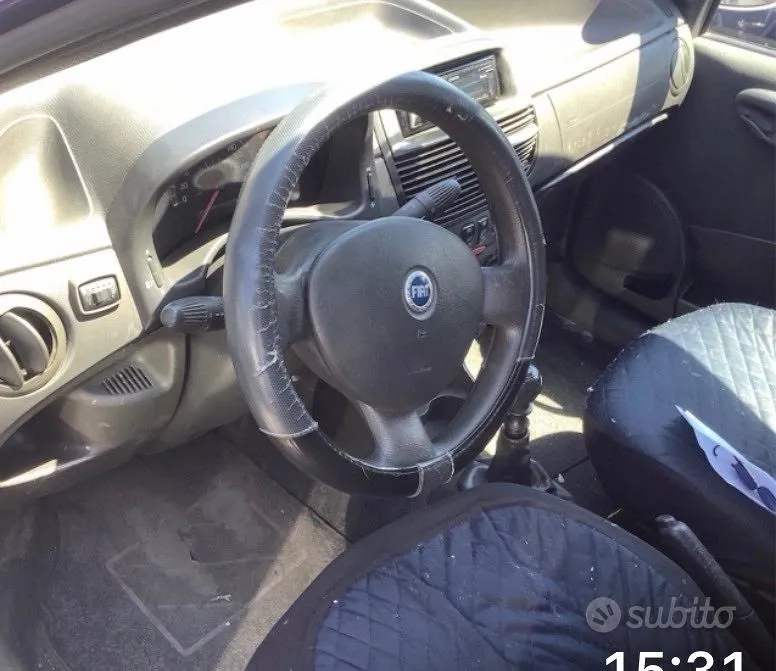 Fiat Punto 2009 photo 2