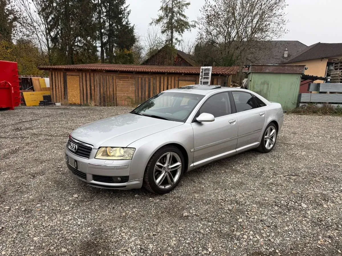 Audi A8 2004 photo 2
