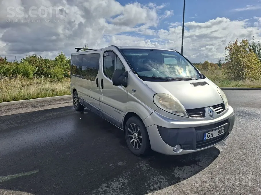 Renault Trafic 2013 photo 2