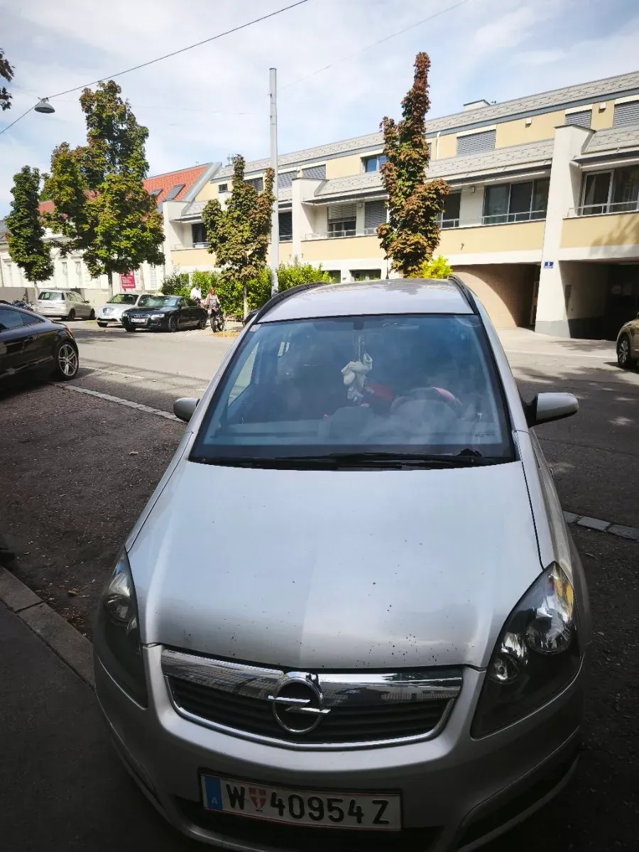 Opel Zafira 2006 photo 2