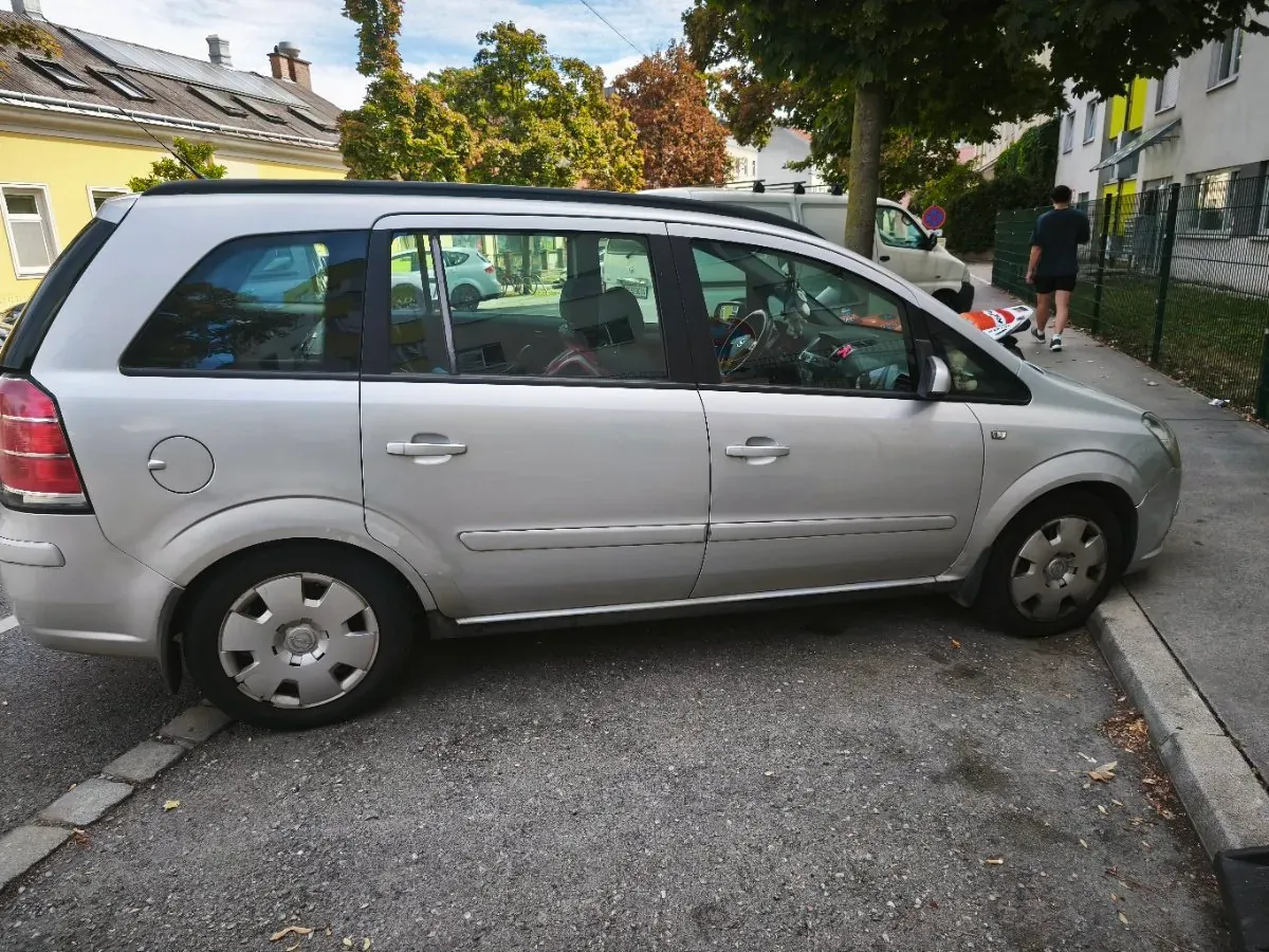 Opel Zafira 2006 photo 3
