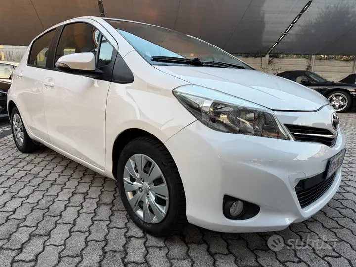 Toyota Yaris 2013 photo 4