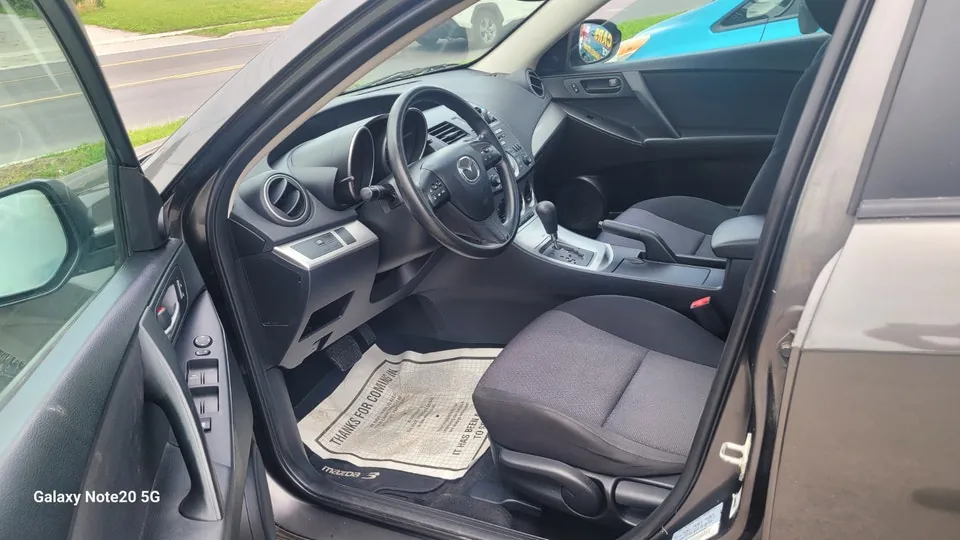Mazda 3 2010 photo 4