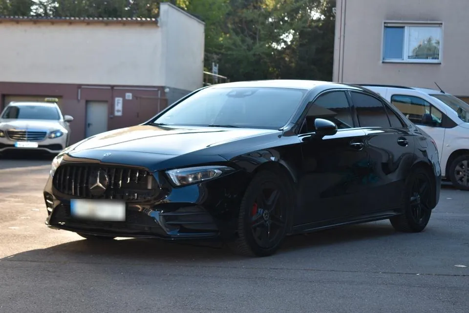 Mercedes-Benz A220