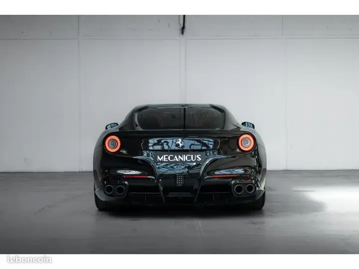 Ferrari F12 Berlinetta 2016 photo 5