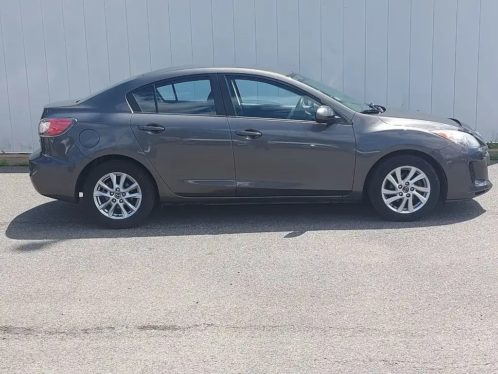 Mazda 3 2013 photo 2