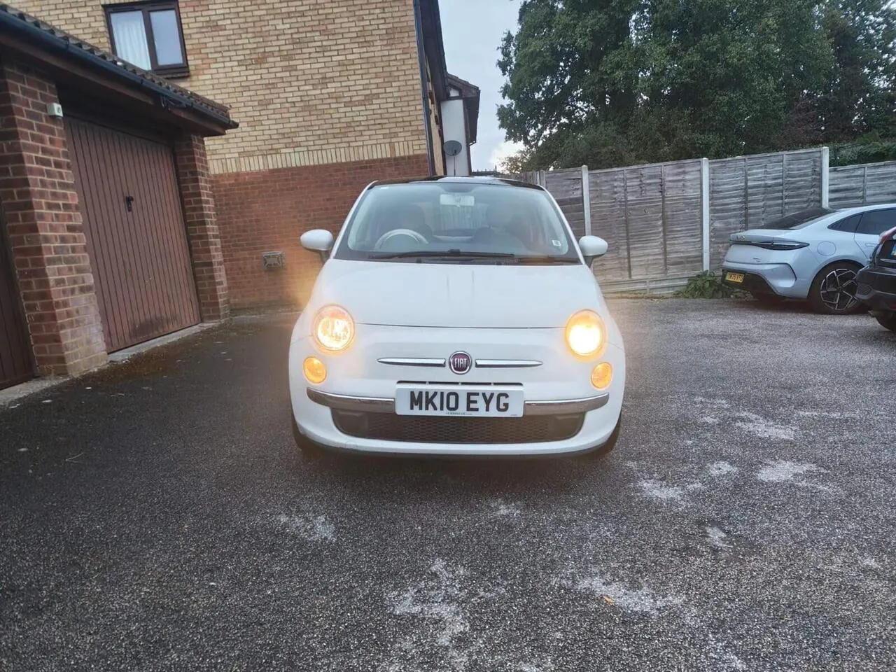 Fiat 500 Lounge 2010 photo 2