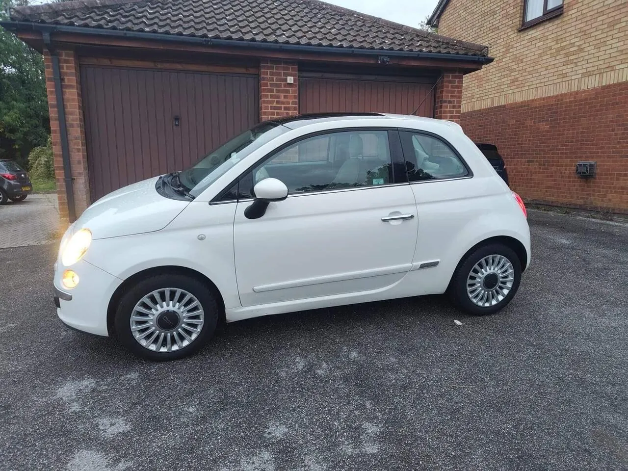 Fiat 500 Lounge 2010 photo 4
