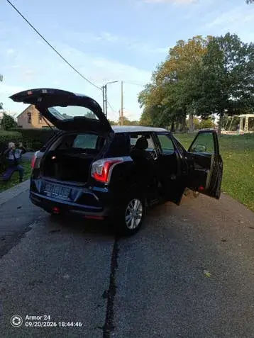 KG Mobility Tivoli 2016 photo 2