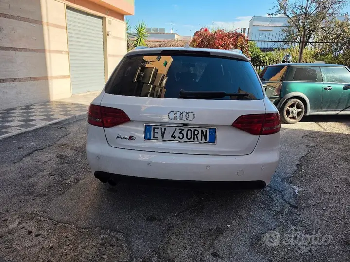 Audi A4 2014 photo 2