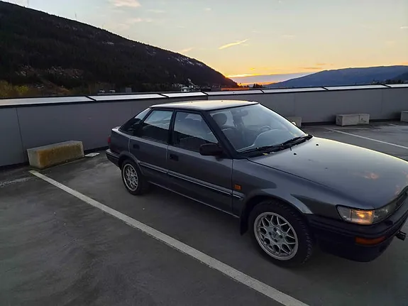 Toyota Corolla 1990 photo 3