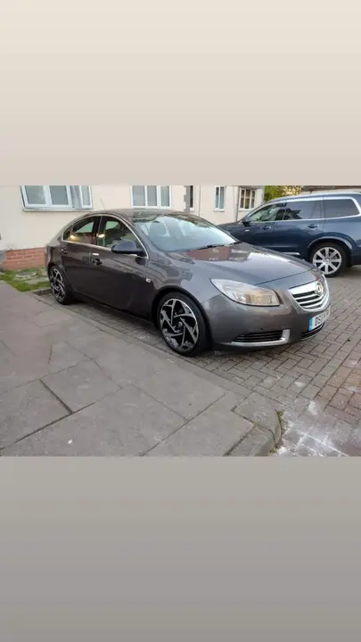 Vauxhall Insignia 2011 photo 4