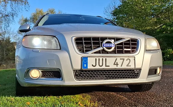 Volvo V70 2009 photo 2