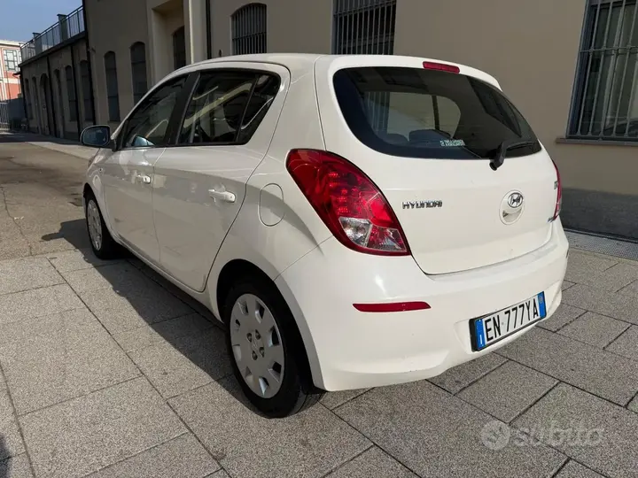 Hyundai I20 2013 photo 3