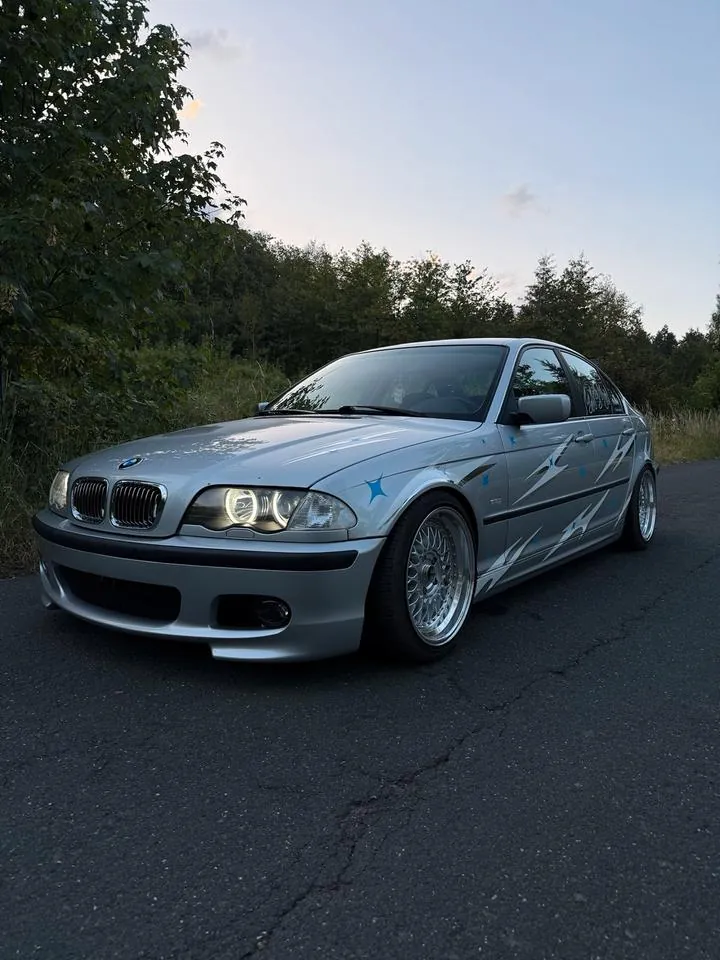 BMW 320I