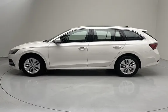 Skoda Octavia 2021 photo 3