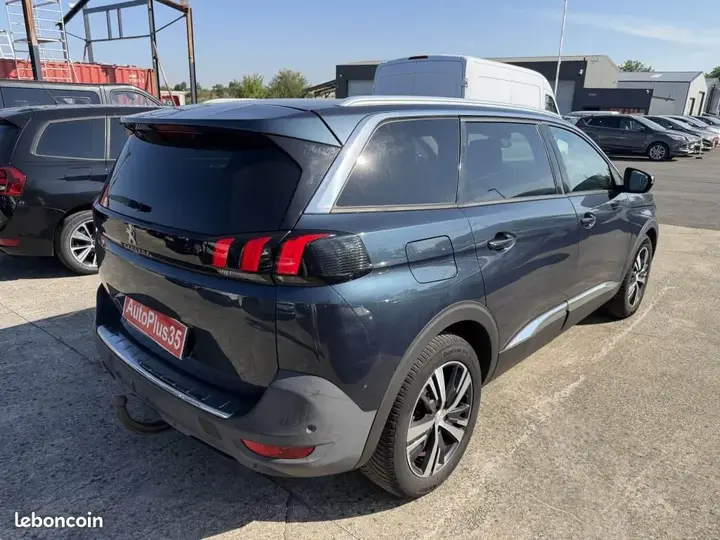 Peugeot 5008 2017 photo 4