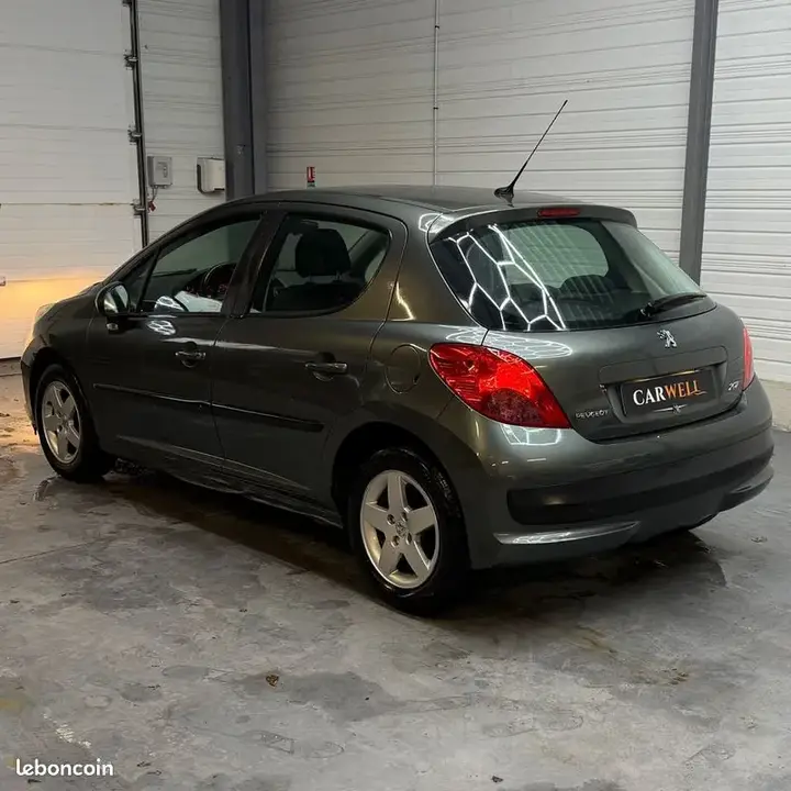 Peugeot 207 2007 photo 4