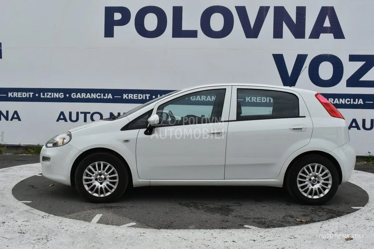 Fiat Grande Punto 2014 photo 2