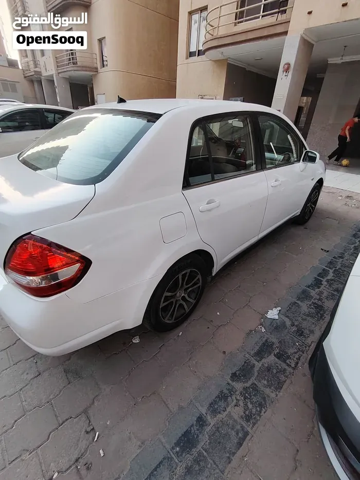 Nissan Tiida 2007 photo 2
