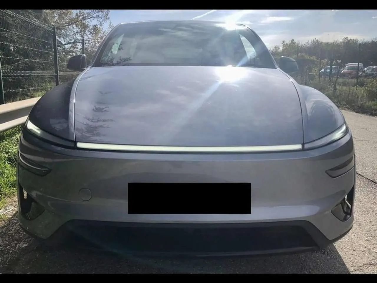 Tesla Model Y 2025 photo 3