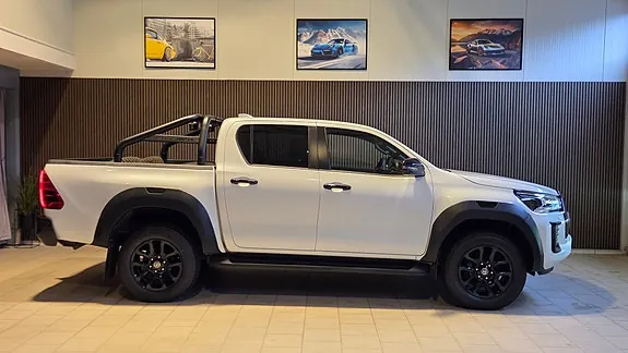 Toyota Hilux 2024 photo 2