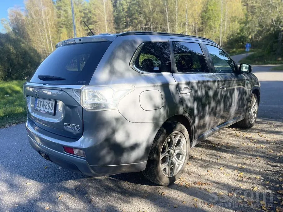 Mitsubishi Outlander 2013 photo 3