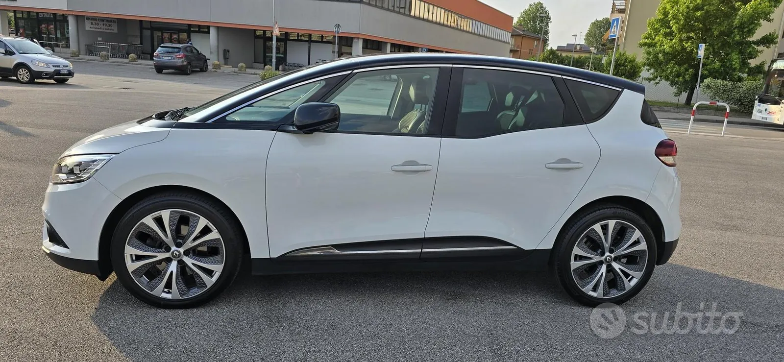 Renault Scenic 2017 photo 2