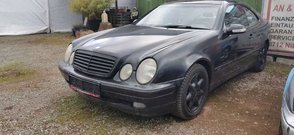 Mercedes-Benz Clk-Class 2002 photo 2
