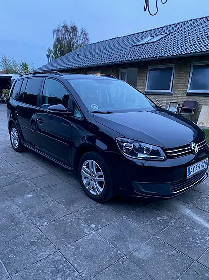 Volkswagen Touran 2015 photo 2