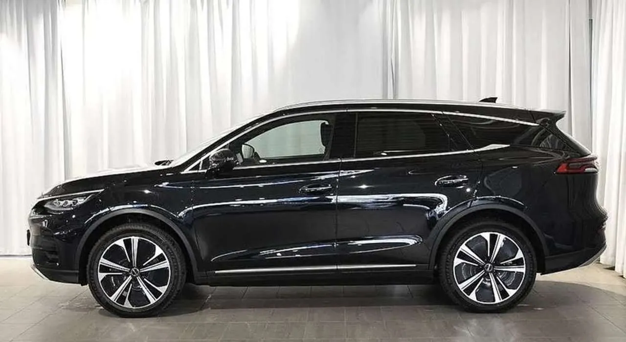 BYD Tang 2024 photo 3