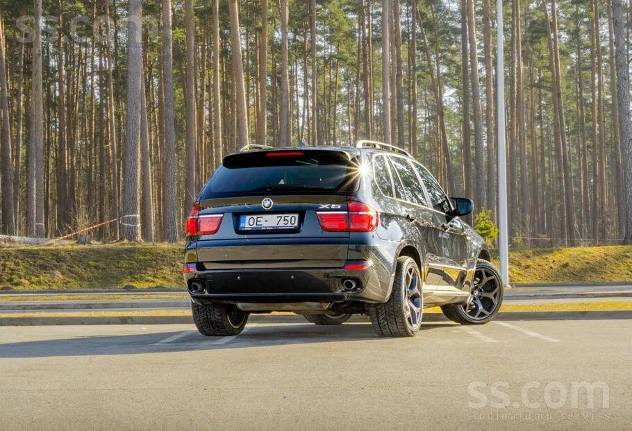BMW X5 2010 photo 5