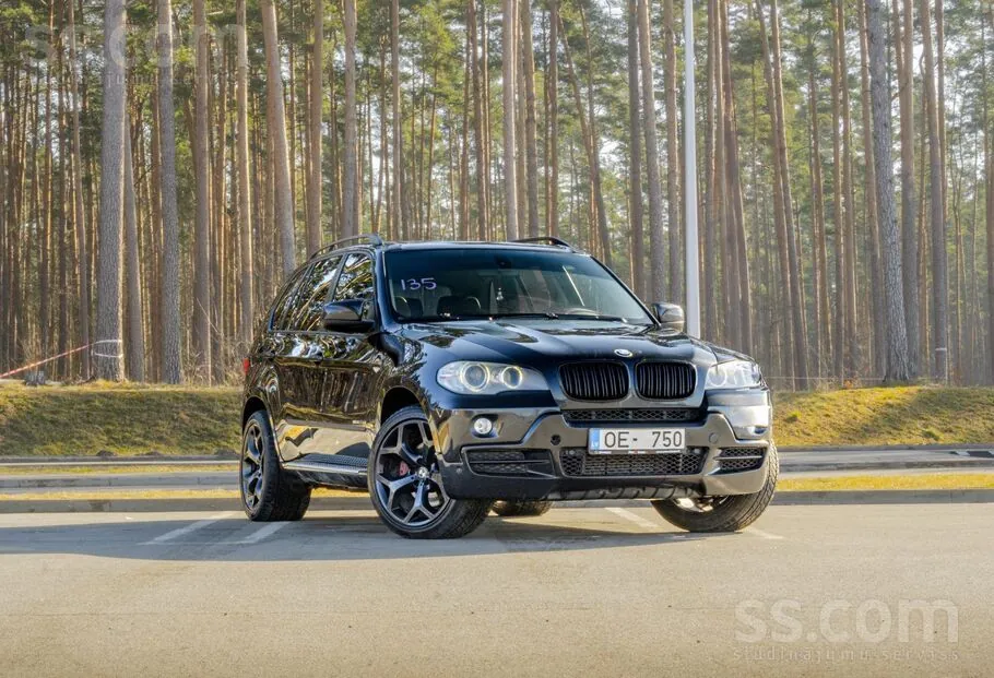 BMW X5 2010 photo 2