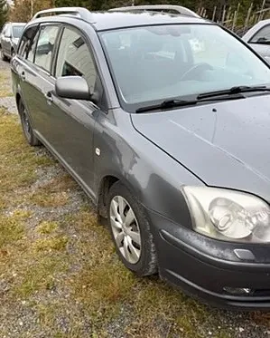 Toyota Avensis 2004 photo 3