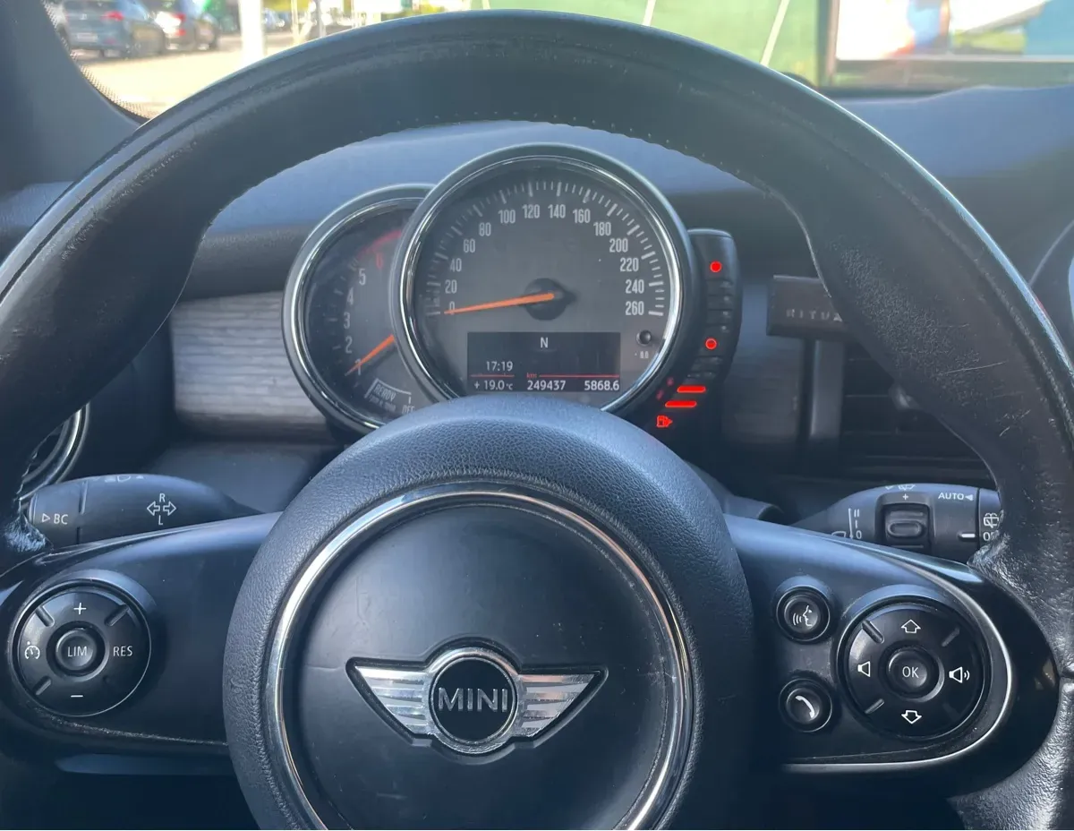 Mini Cooper 2015 photo 2