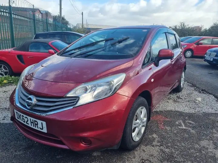 Nissan Note 2013 photo 4