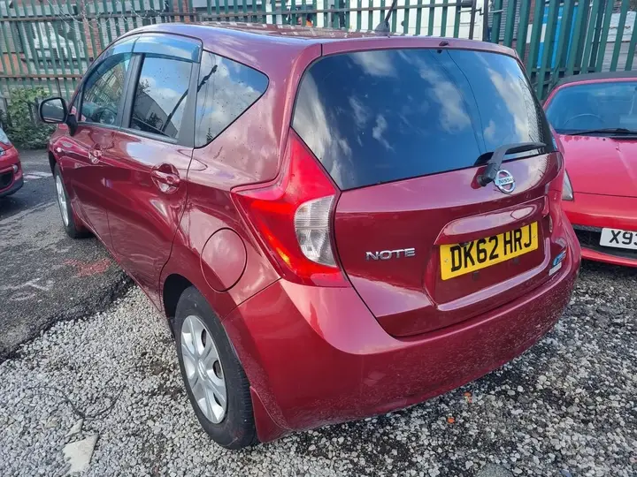 Nissan Note 2013 photo 5