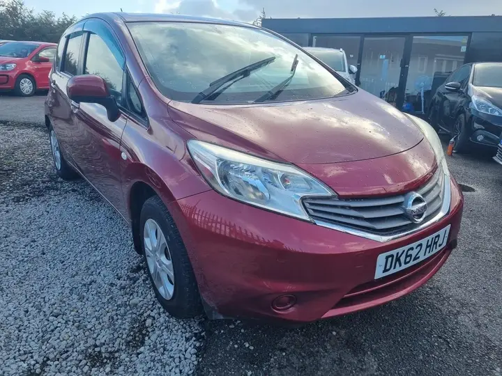Nissan Note 2013 photo 2