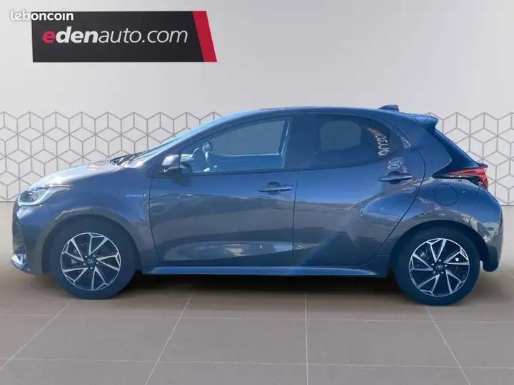 Toyota Yaris 2021 photo 2